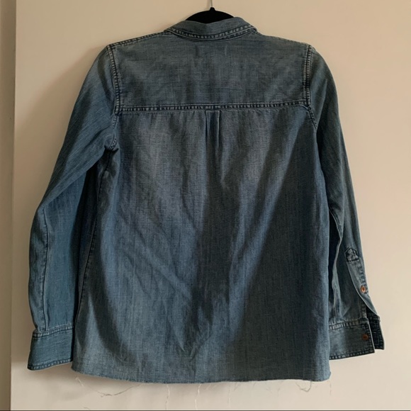 Madewell Denim Button Front Raw Hem Long Sleeve Blouse size XS EUC - Picture 2 of 6